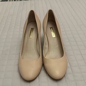 Louise et Cie Nude Round-Toe Leather Pumps